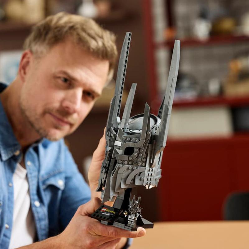 Découvrez le casque emblématique de Sauron - Brick Occasion