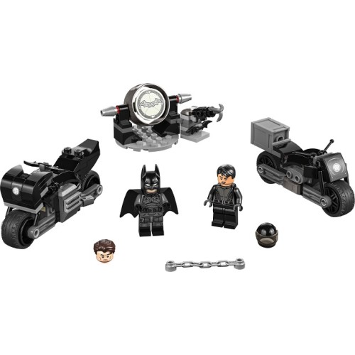 La course-poursuite en motos de Batman et Selina Kyle - LEGO Batman