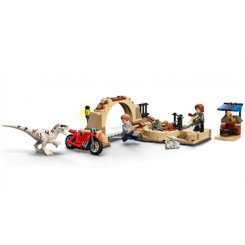 La poursuite en moto de l’Atrociraptor - LEGO Jurassic World